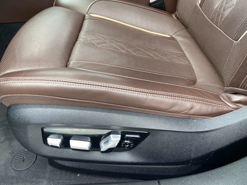 Used 2022 BMW 750i xDrive w/ Executive Package AWD/4WD image 22