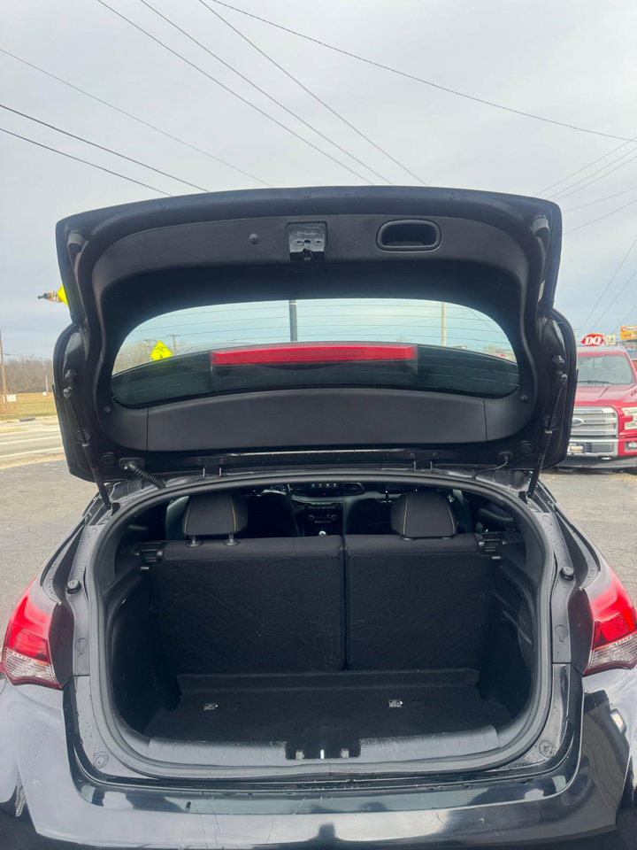 Used 2019 Hyundai Veloster Turbo R-Spec image 9