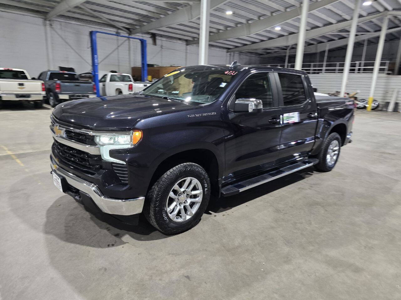 Used 2022 Chevrolet Silverado 1500 LT w/ Max Trailering Package AWD/4WD image 2