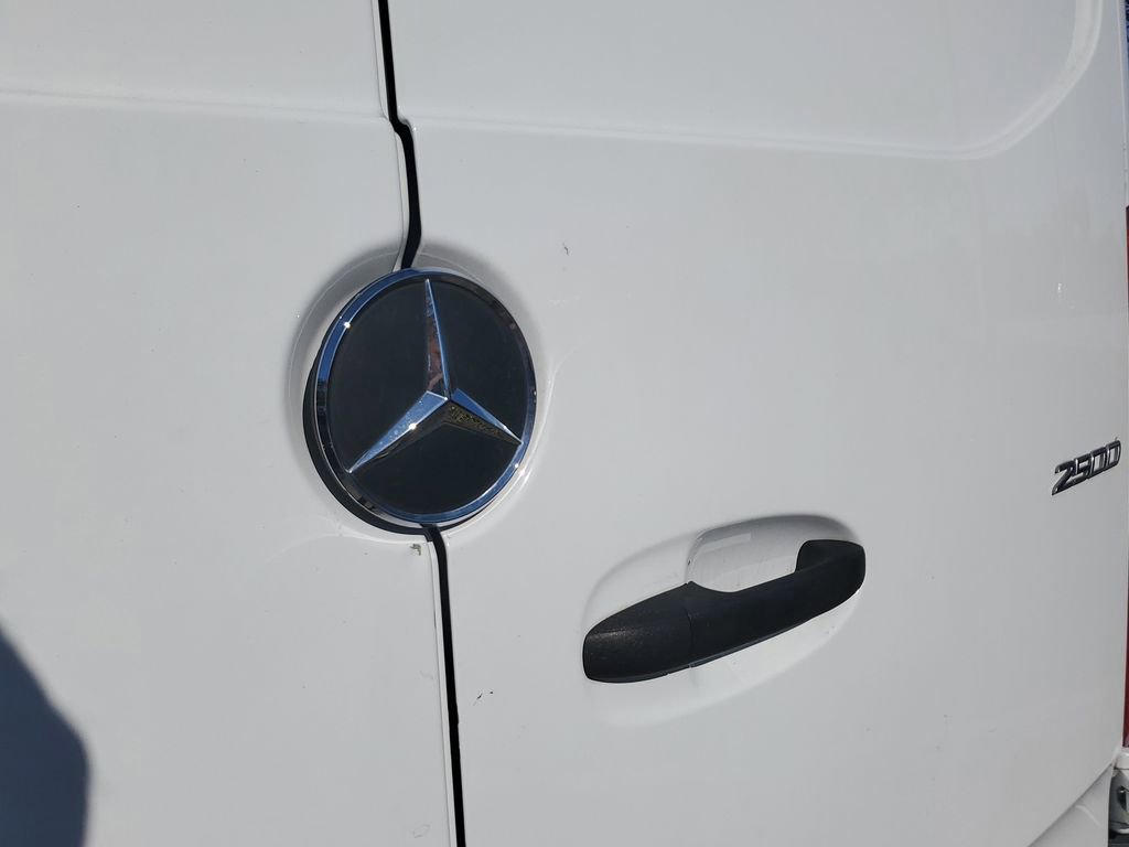 Used 2023 Mercedes-Benz Sprinter 2500 image 17