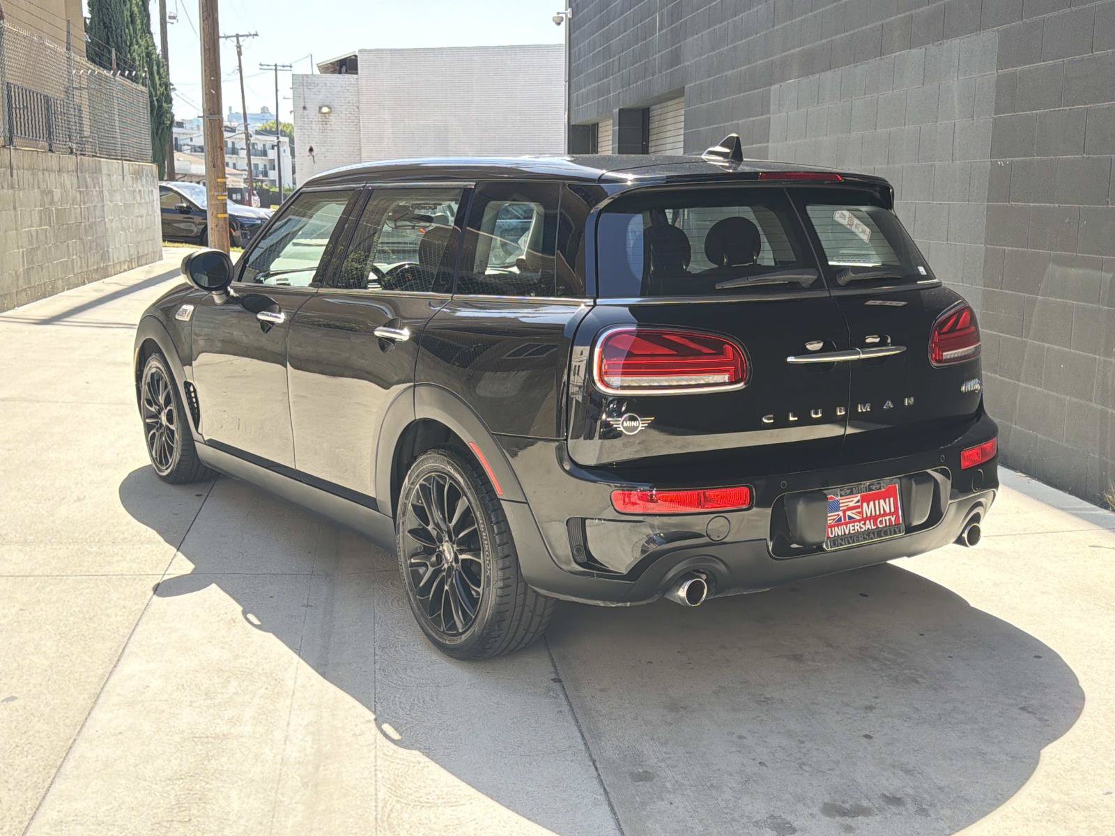Used 2021 MINI Cooper Clubman S w/ Storage Package FWD image 4