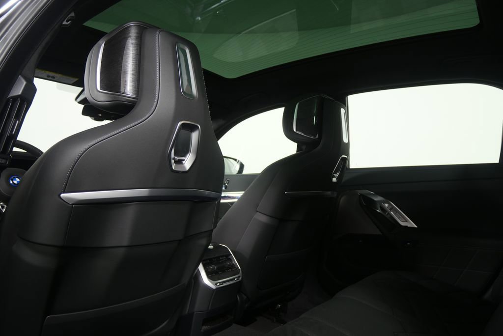 Used 2026 BMW i7 eDrive50 image 17