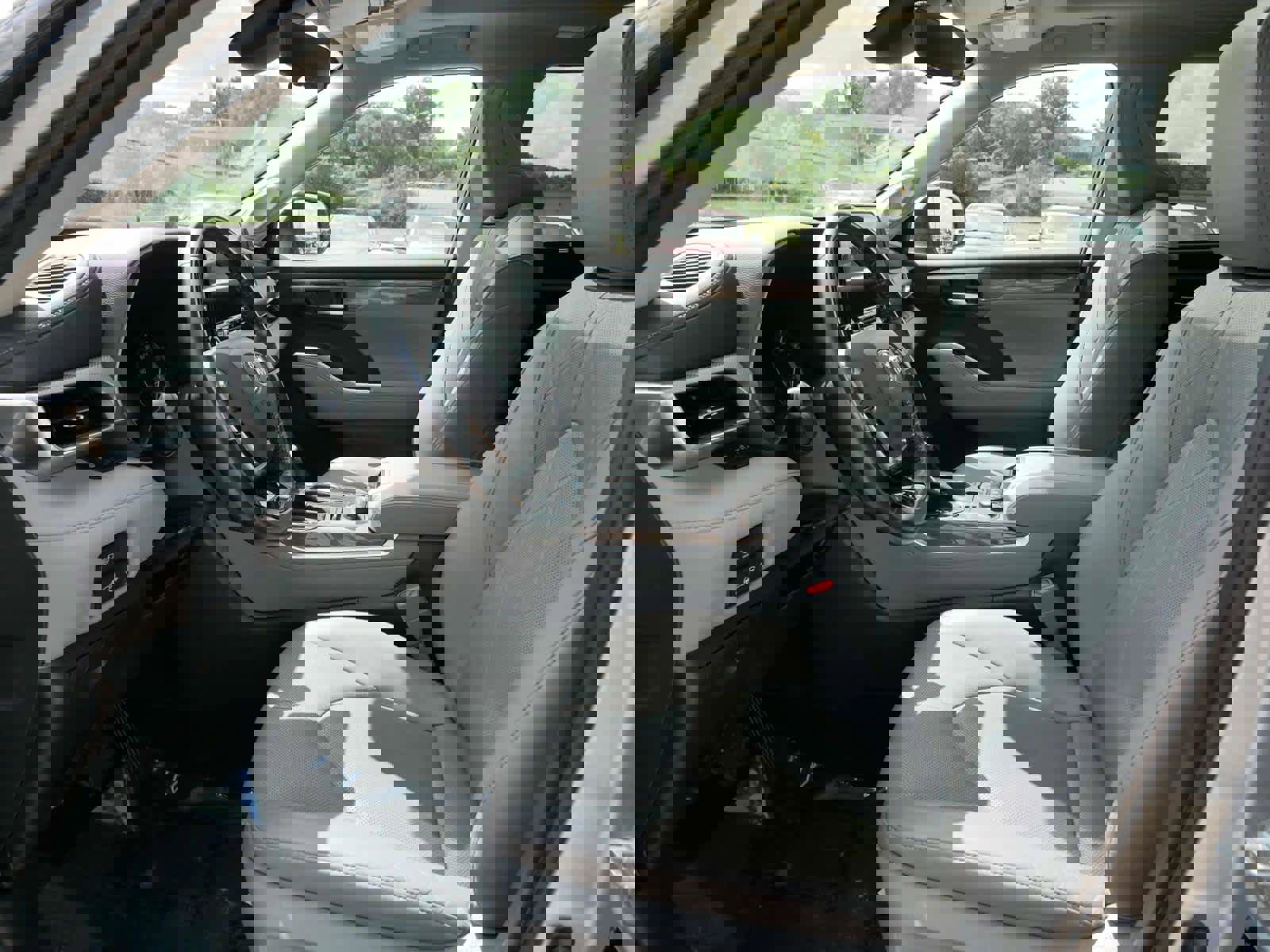 Used 2020 Toyota Highlander Platinum image 10