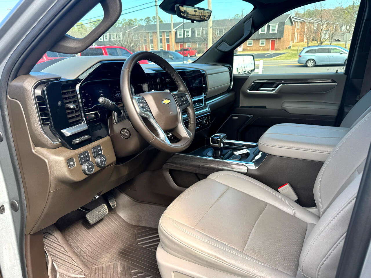 Used 2024 Chevrolet Silverado 1500 LTZ w/ LTZ Premium Package image 19