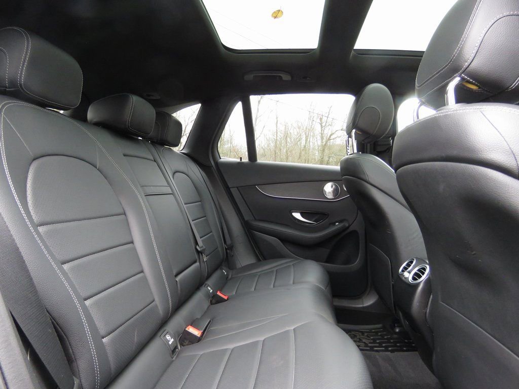 Used 2021 Mercedes-Benz GLC 300 4MATIC image 17