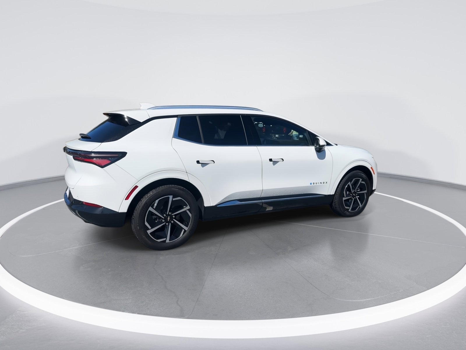 Certified 2025 Chevrolet Equinox EV LT w/ Convenience Package image 9