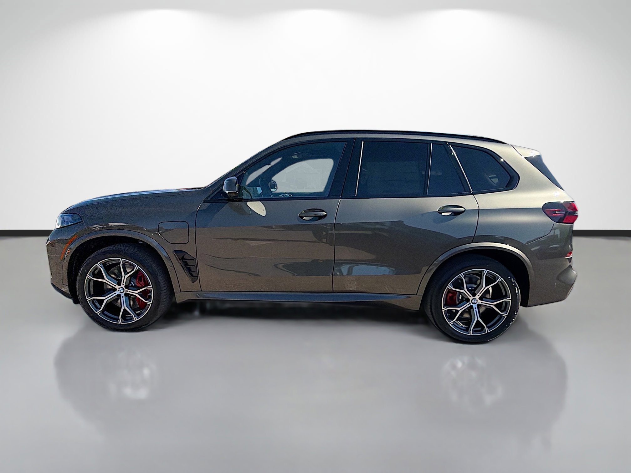 New 2026 BMW X5 xDrive50e w/ M Sport Package image 6