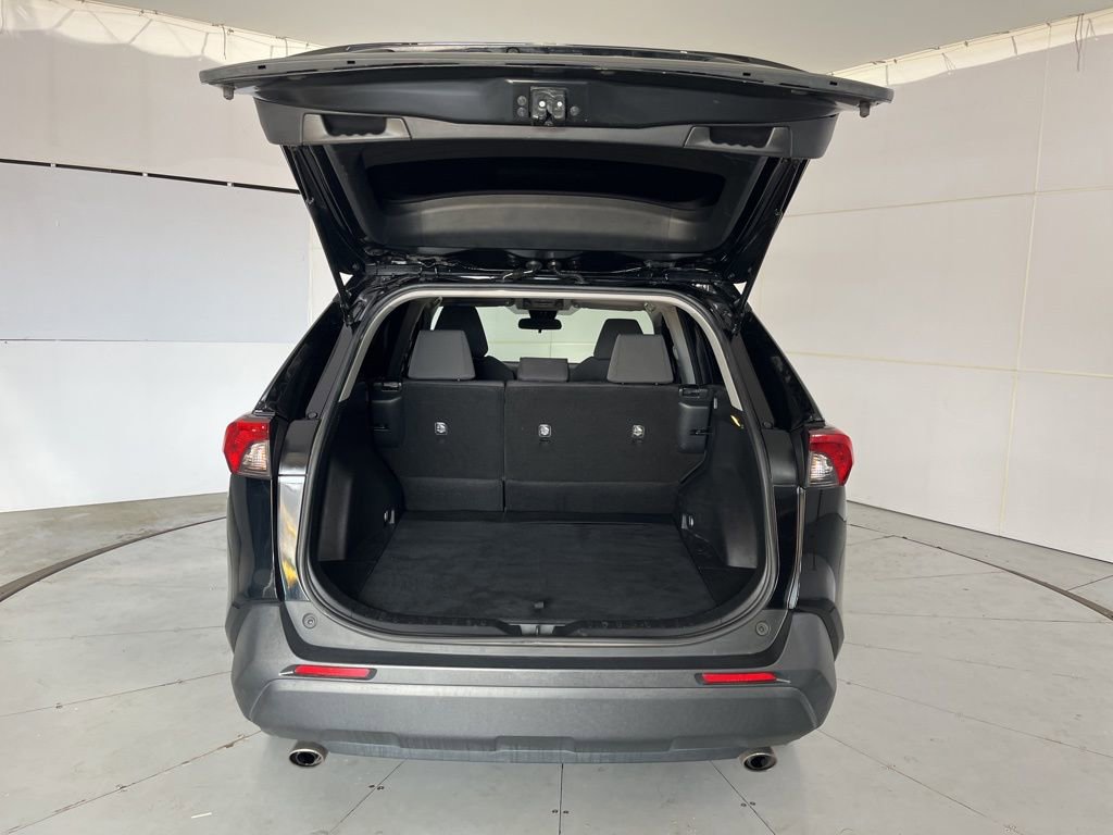Used 2021 Toyota RAV4 XLE image 13