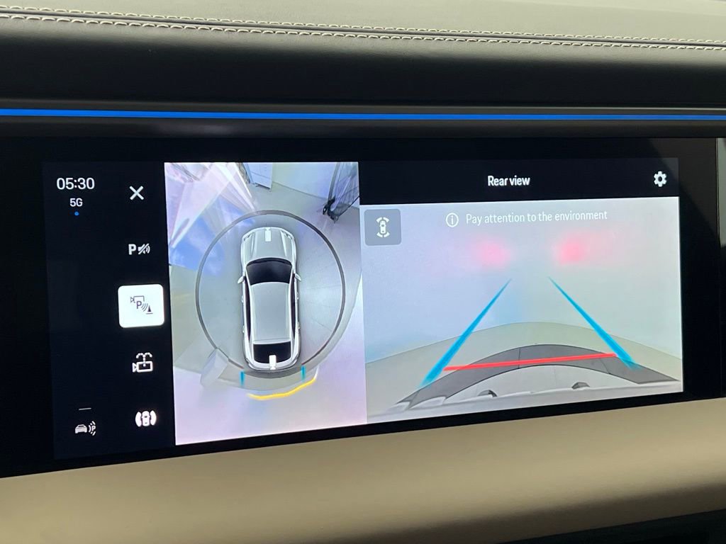 New 2025 Porsche Macan 4 Electric image 15