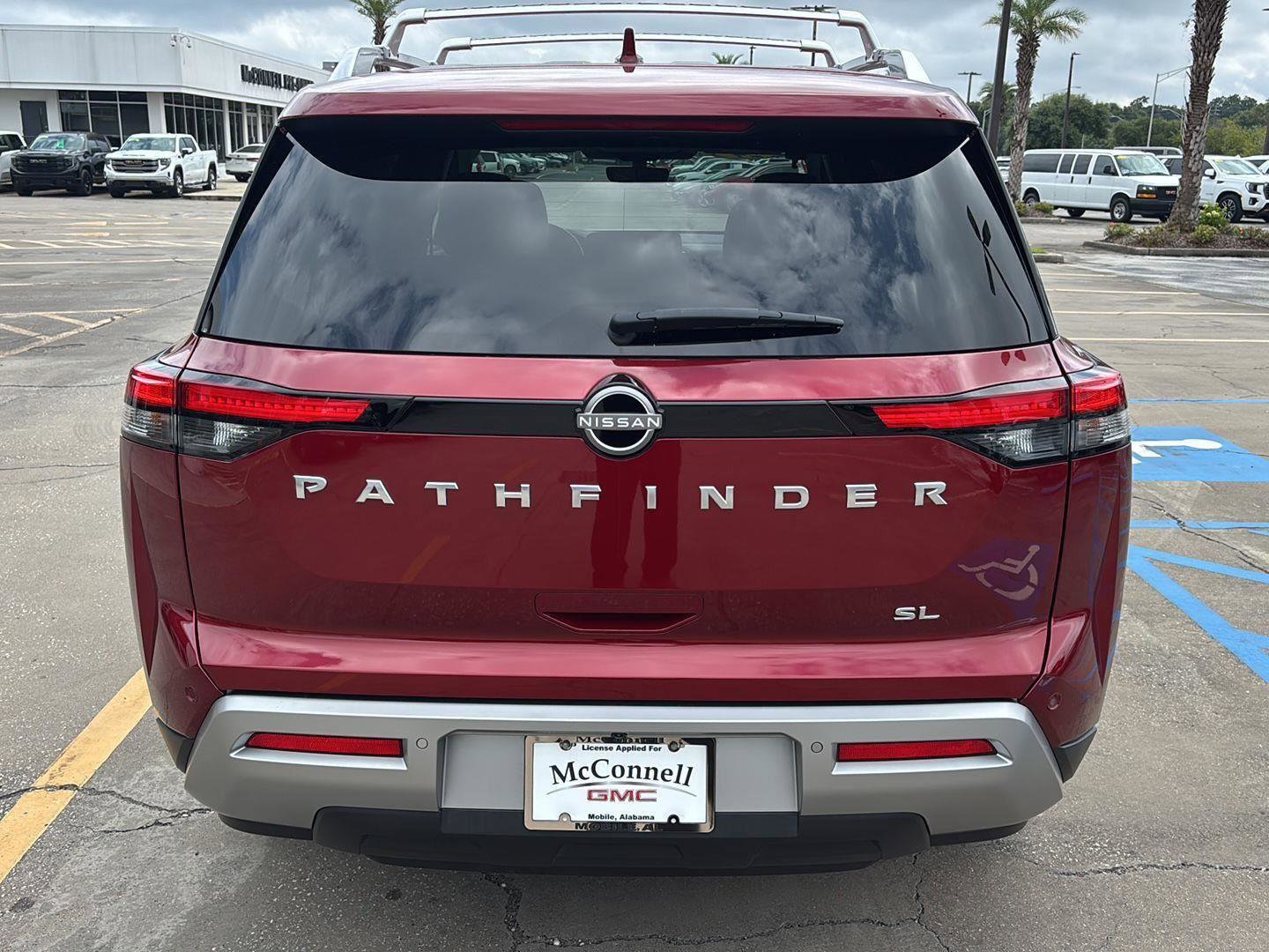 Used 2024 Nissan Pathfinder SL image 6
