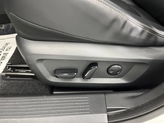 Used 2023 Nissan Rogue SL w/ SL Premium Package FWD image 33
