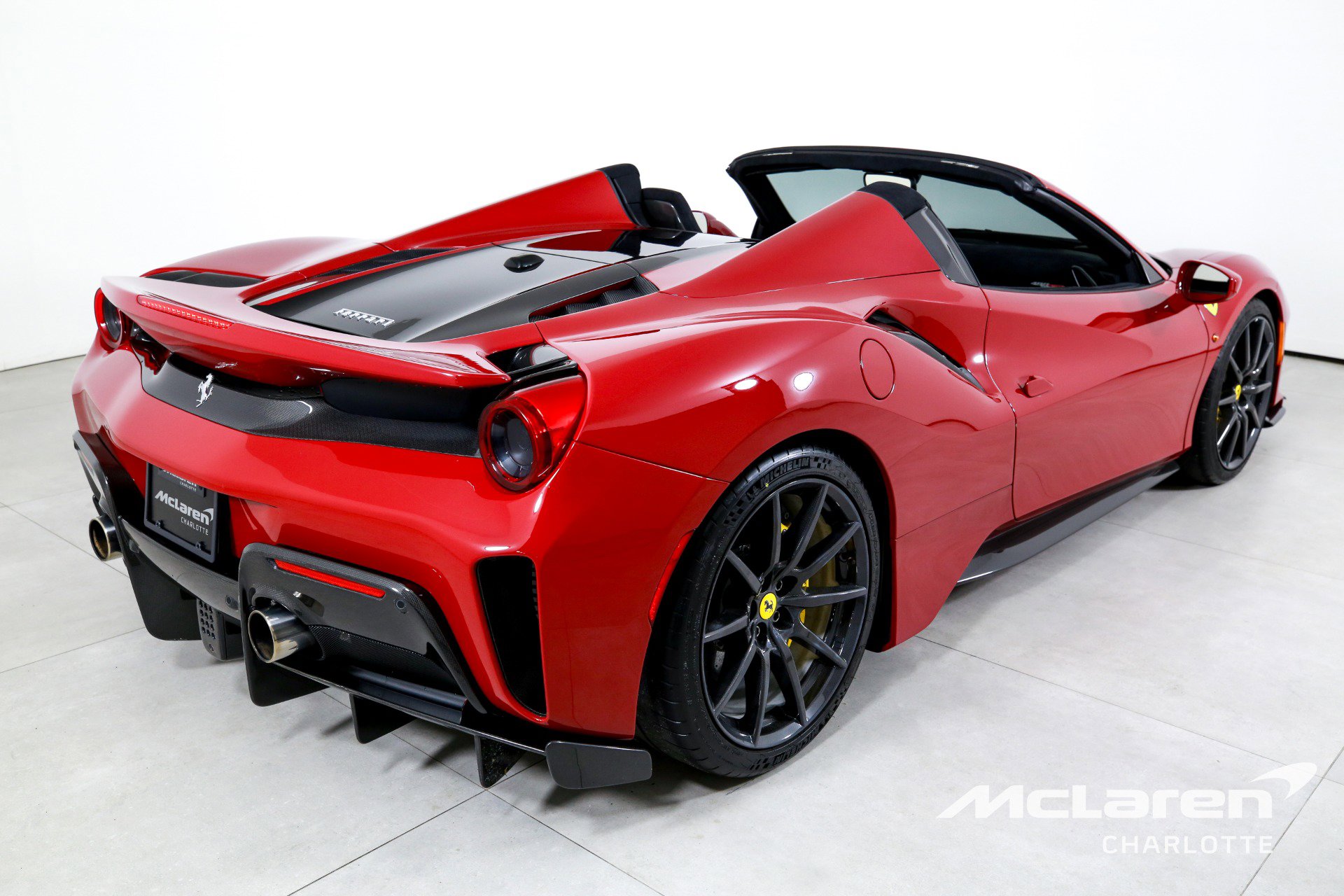 Used 2020 Ferrari 488 Pista Spider image 9