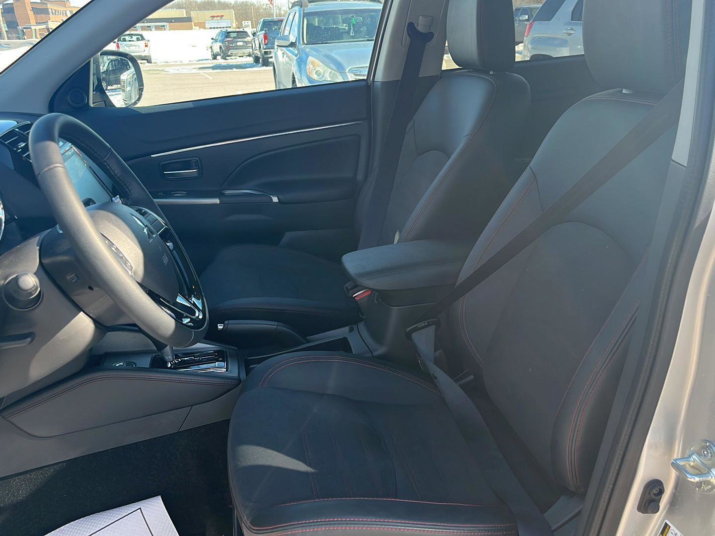 Used 2026 Mitsubishi Outlander Sport ES image 23