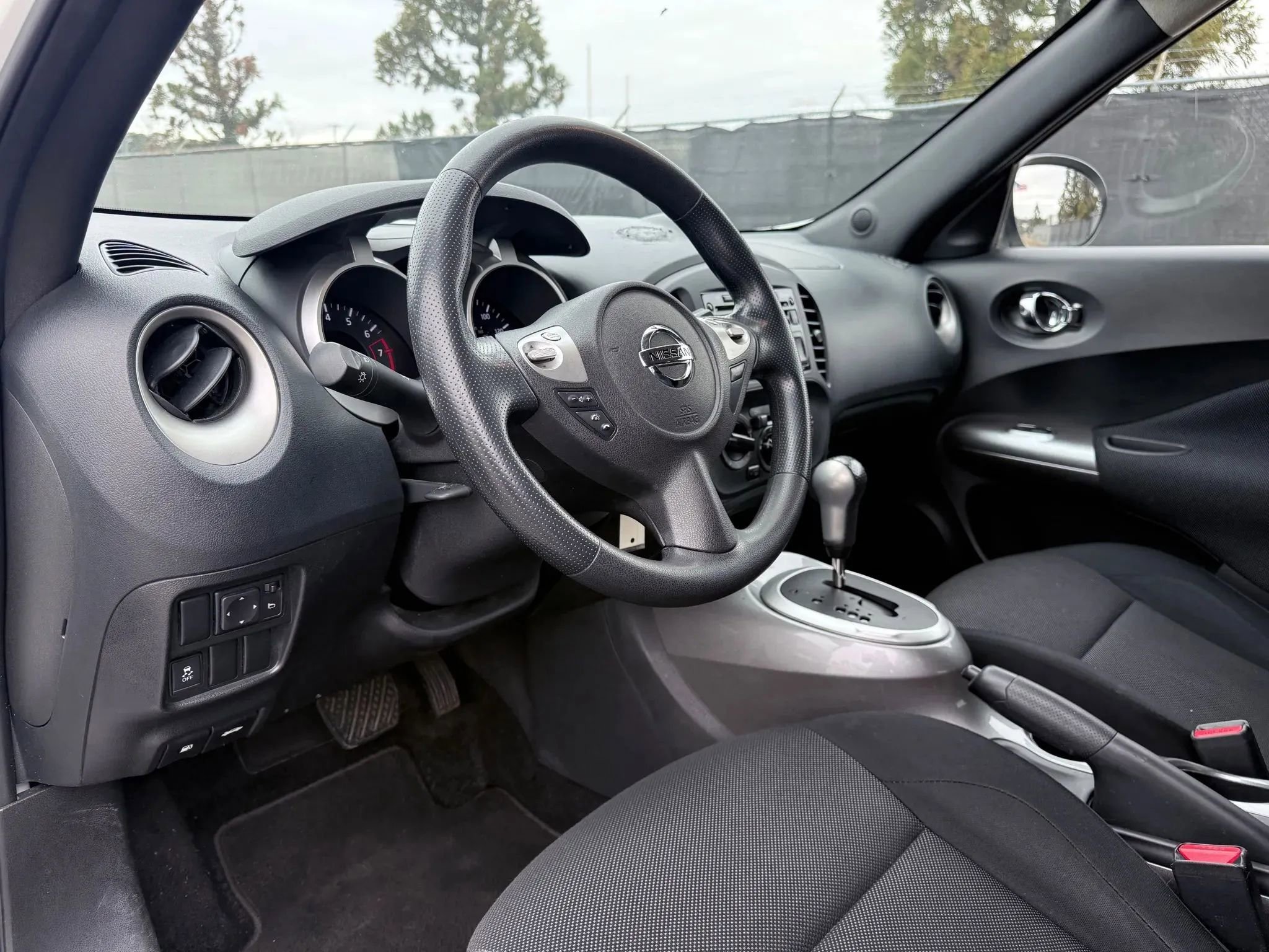 Used 2014 Nissan Juke S image 17