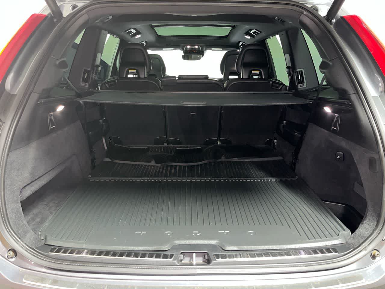 Used 2016 Volvo XC90 T6 Inscription w/ Protection Package Plus AWD/4WD image 28