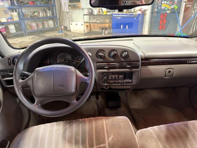 Used 2001 Chevrolet Lumina w/ Preferred Equipment Group FWD image 2