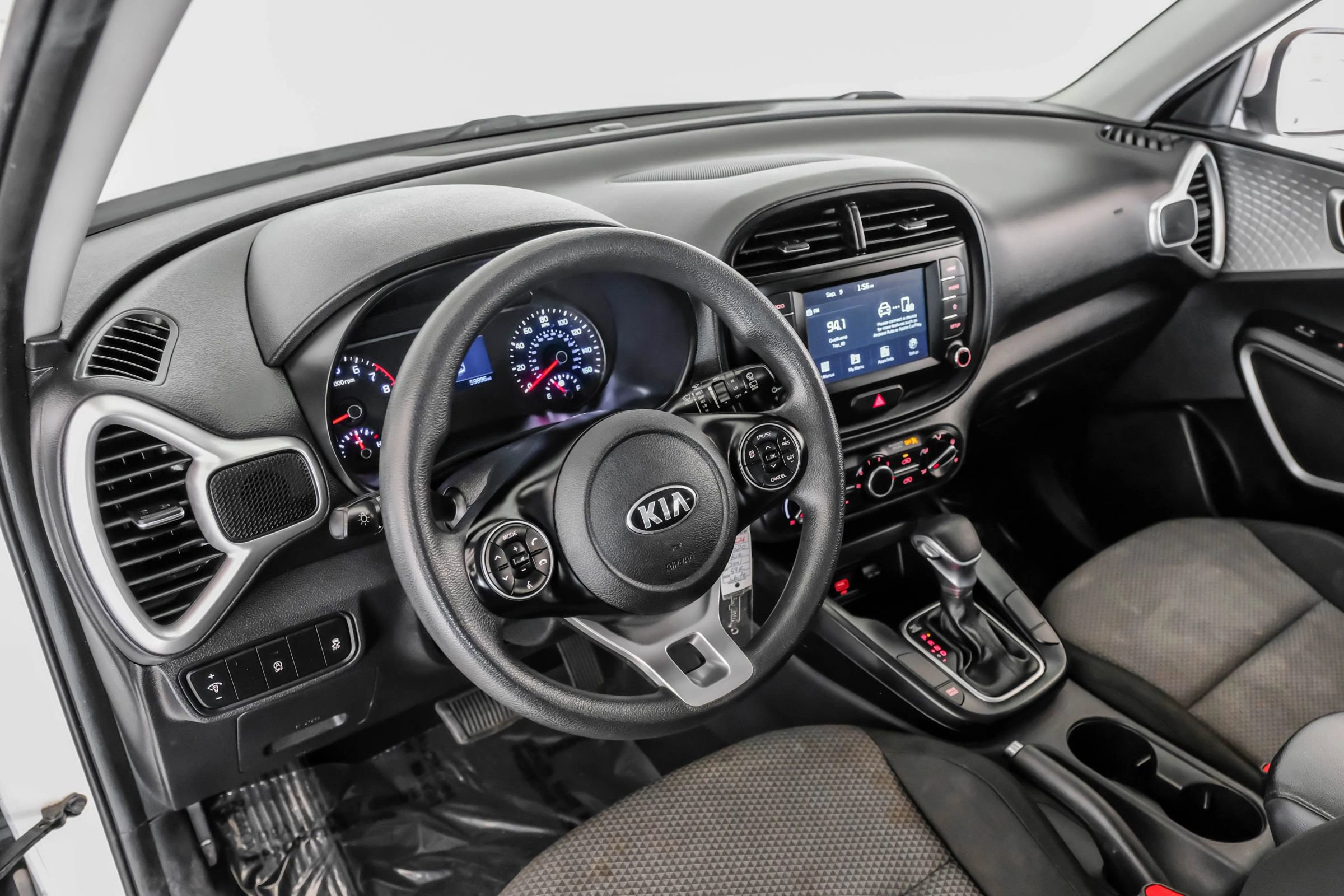 Used 2020 Kia Soul LX image 2