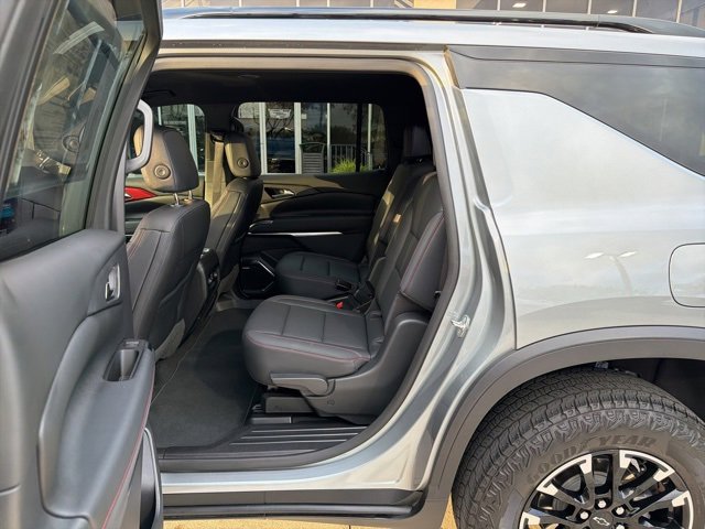 Used 2024 Chevrolet Traverse Z71 w/ Enhanced Driving Package image 23