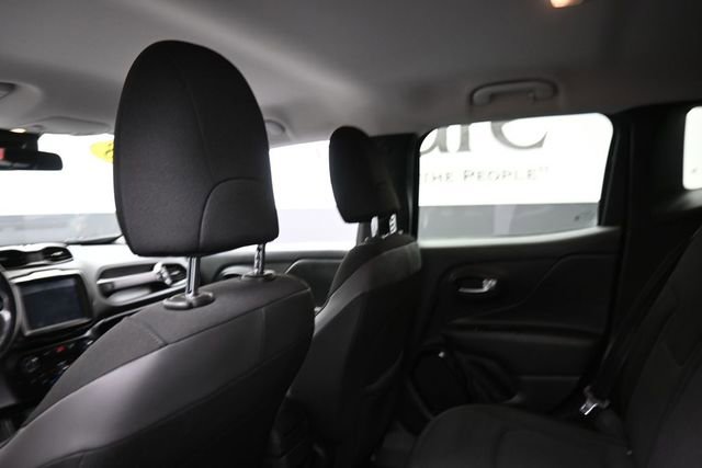 Used 2018 Jeep Renegade Altitude w/ UConnect 8.4 Nav Group AWD/4WD image 23