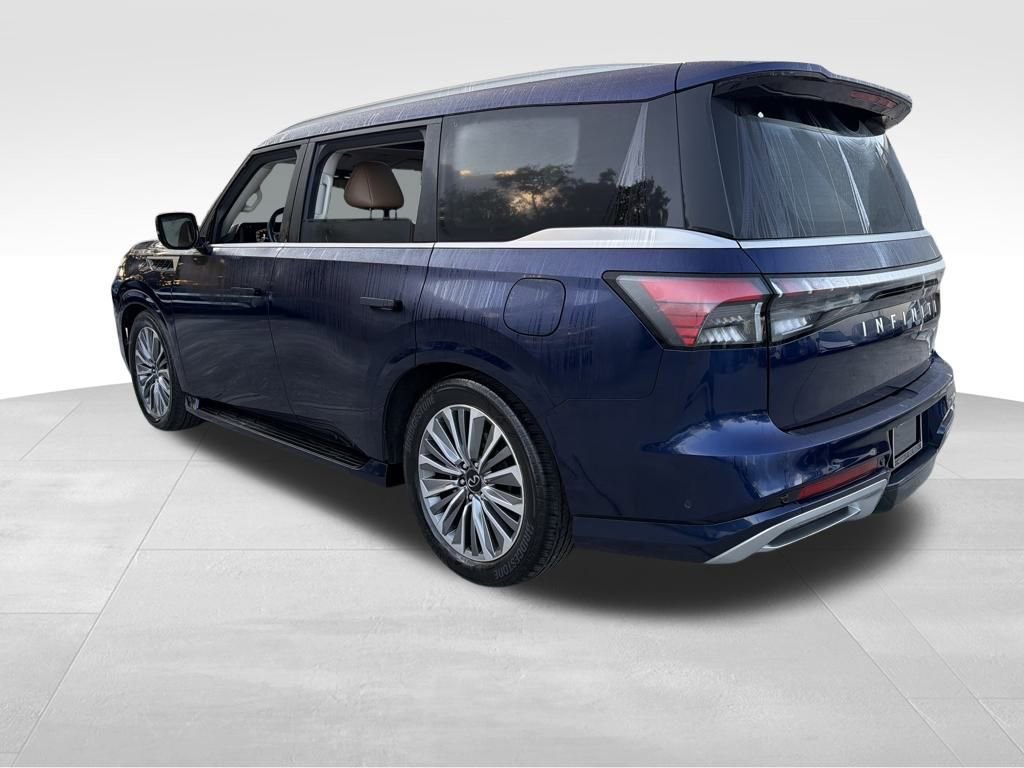 Used 2025 INFINITI QX80 Sensory image 5