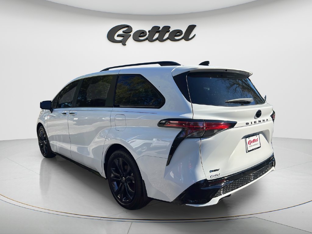 New 2026 Toyota Sienna XSE FWD image 7