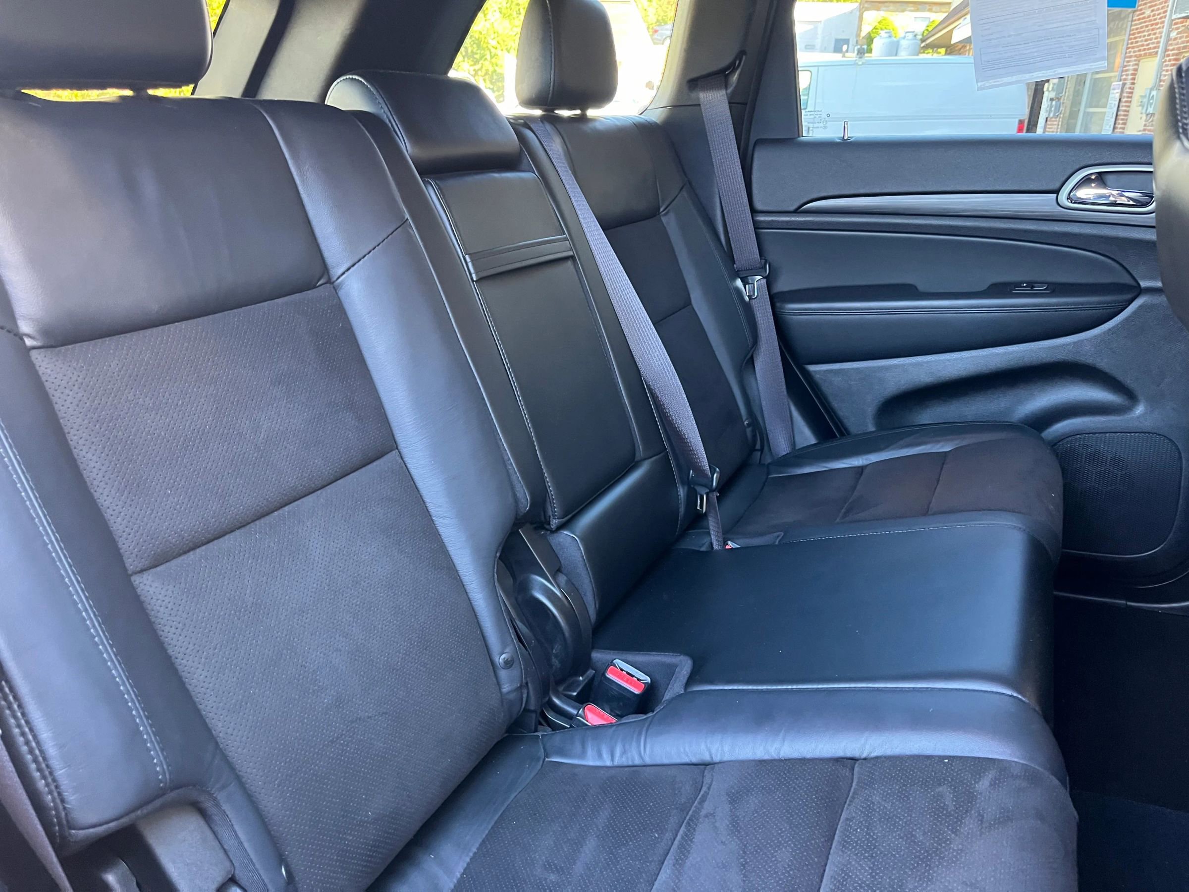 Used 2021 Jeep Grand Cherokee Laredo X image 15