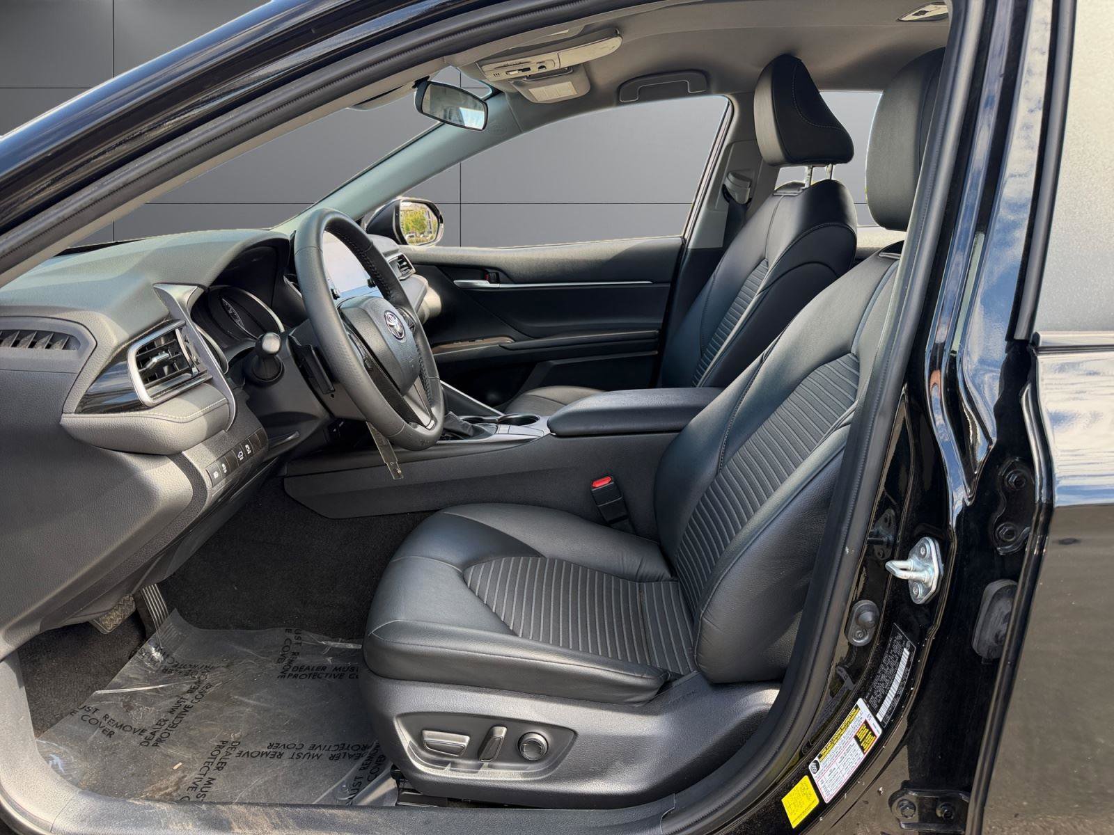 Used 2023 Toyota Camry SE FWD image 16