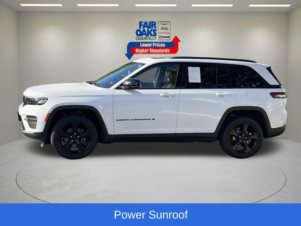 Certified 2023 Jeep Grand Cherokee Altitude AWD/4WD image 12