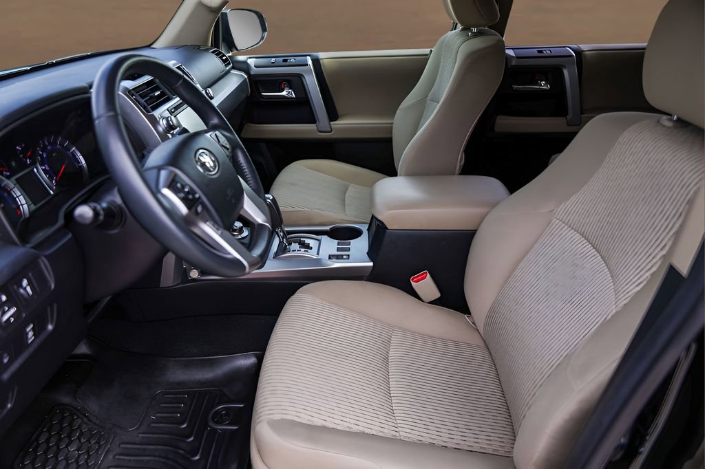Used 2019 Toyota 4Runner SR5 AWD/4WD image 9