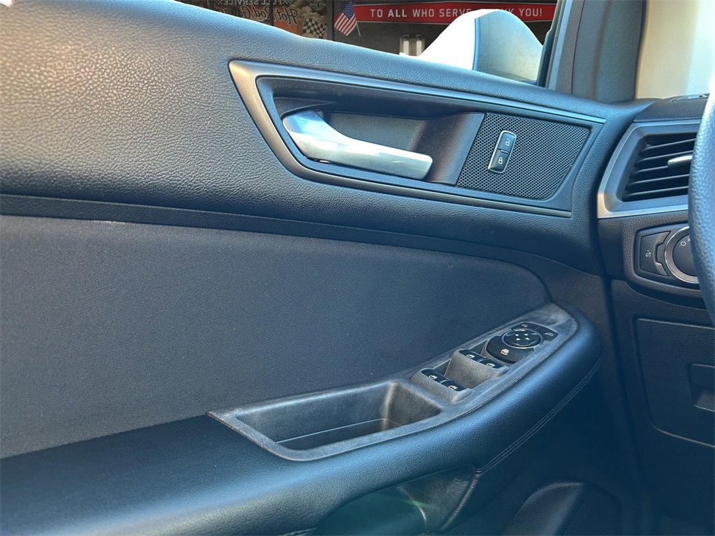 Used 2016 Ford Edge SE image 22