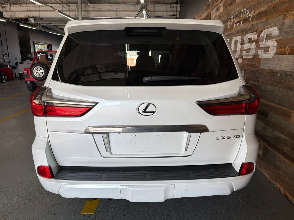 Used 2019 Lexus LX 570 4WD w/ Luxury Package image 8