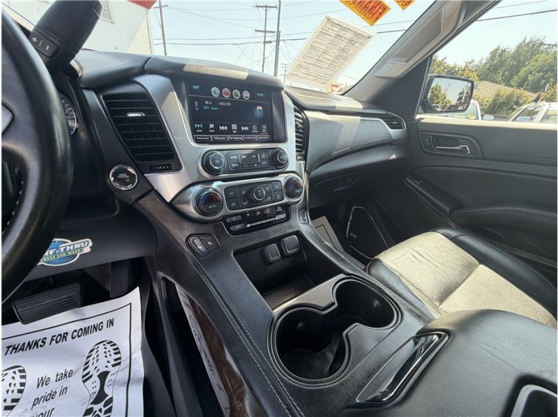 Used 2018 Chevrolet Suburban LT w/ Luxury Package RWD image 38
