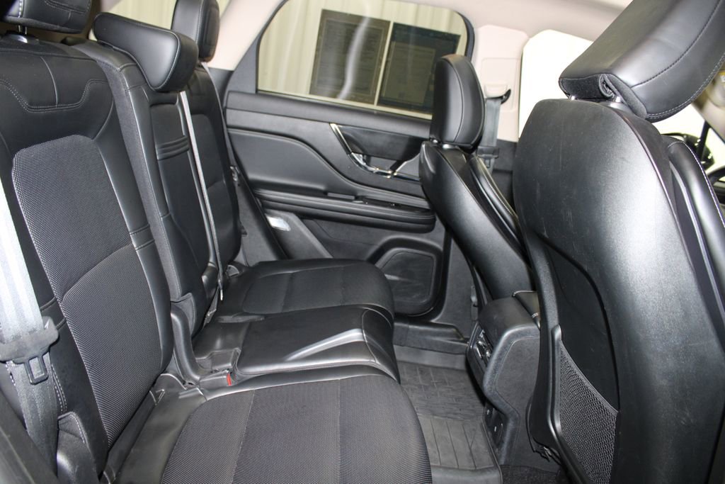 Used 2024 Lincoln Corsair AWD w/ Equipment Group 101A image 31