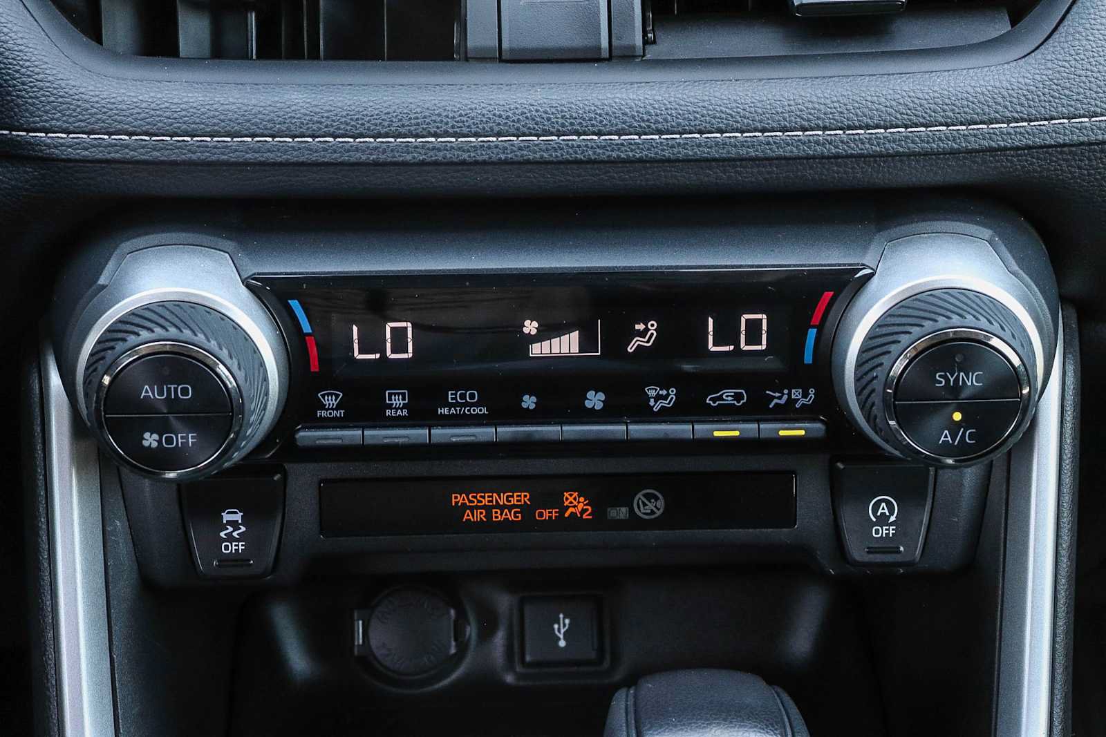 Used 2022 Toyota RAV4 XLE w/ Convenience Package FWD image 20