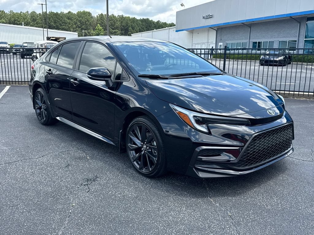 Used 2025 Toyota Corolla SE FWD image 4