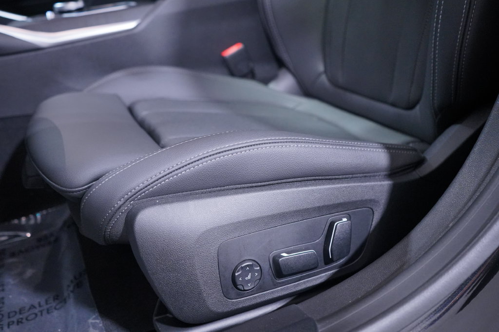 Used 2024 BMW i4 eDrive35 w/ Convenience Package RWD image 8