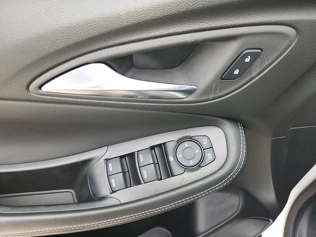 Used 2025 Buick Encore GX Preferred FWD image 29