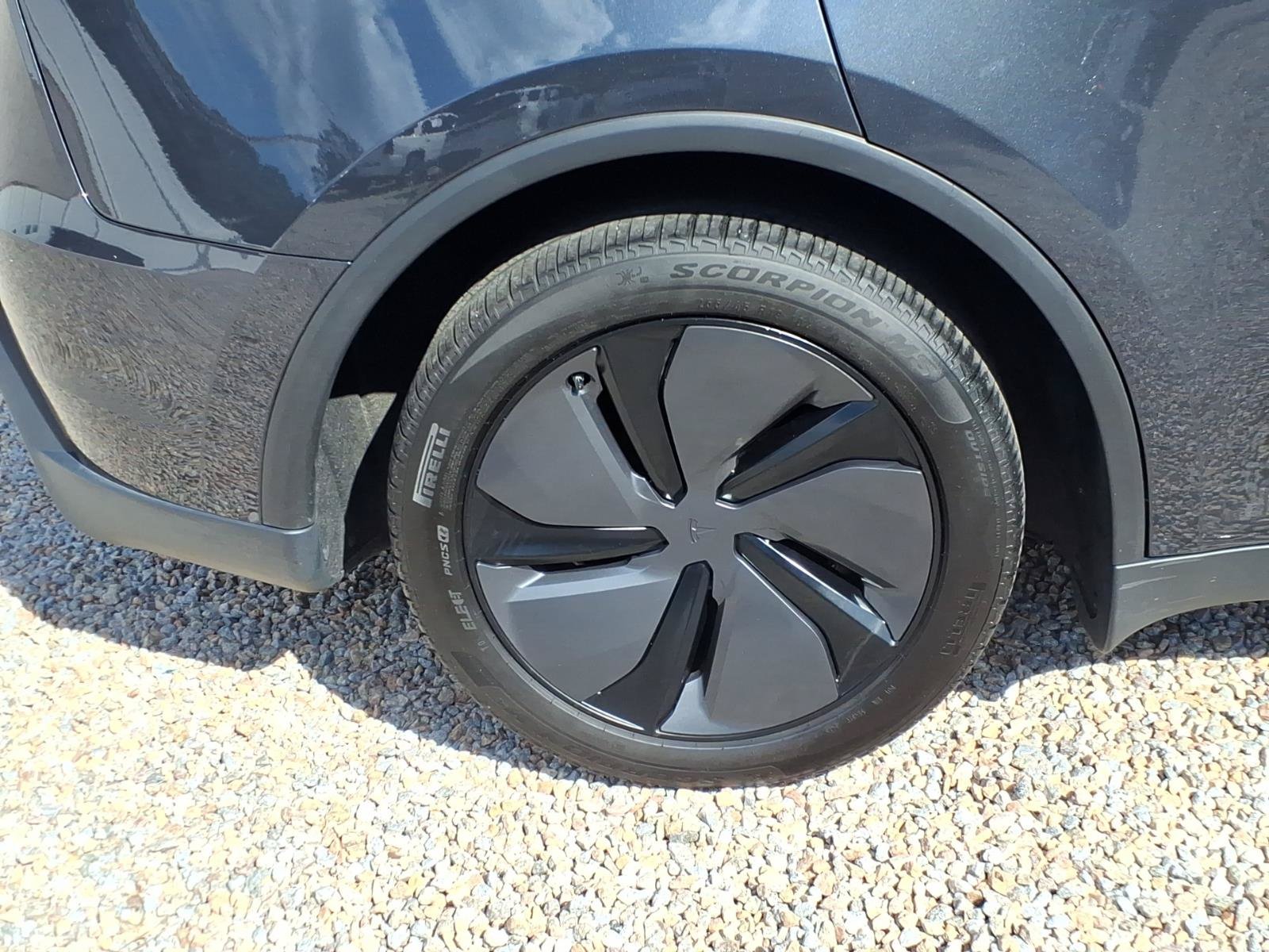 Used 2026 Tesla Model Y 2WD image 10