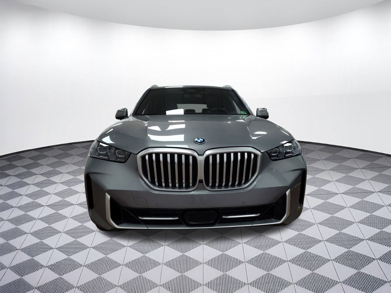 Certified 2025 BMW X5 xDrive50e image 5