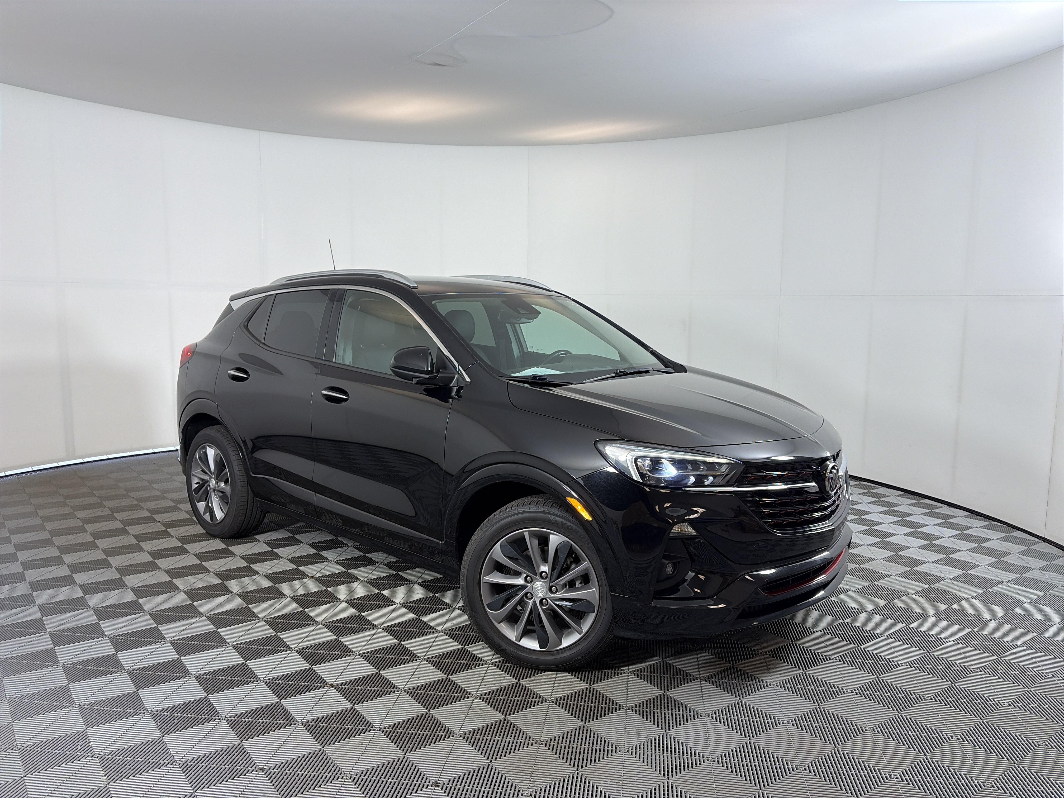 Used 2021 Buick Encore GX Essence w/ Sport Touring Package AWD/4WD image 1