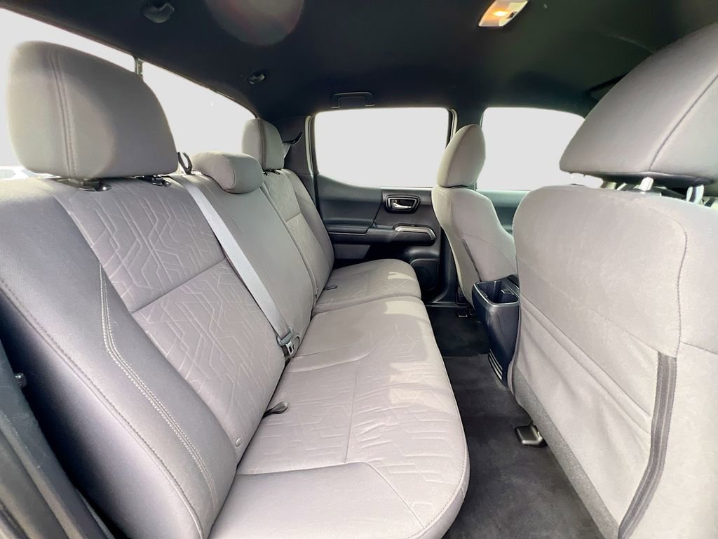 Used 2018 Toyota Tacoma TRD Off-Road w/ Technology Package AWD/4WD image 23