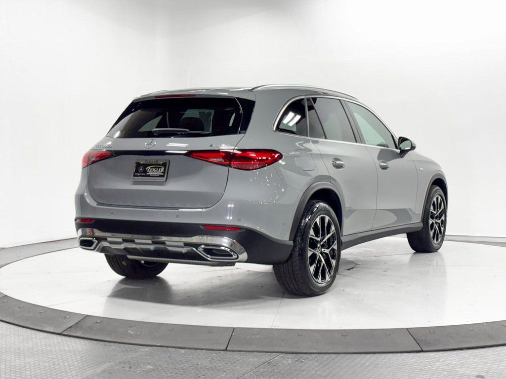 Used 2025 Mercedes-Benz GLC 350e 4MATIC w/ Driver Assistance Package image 34