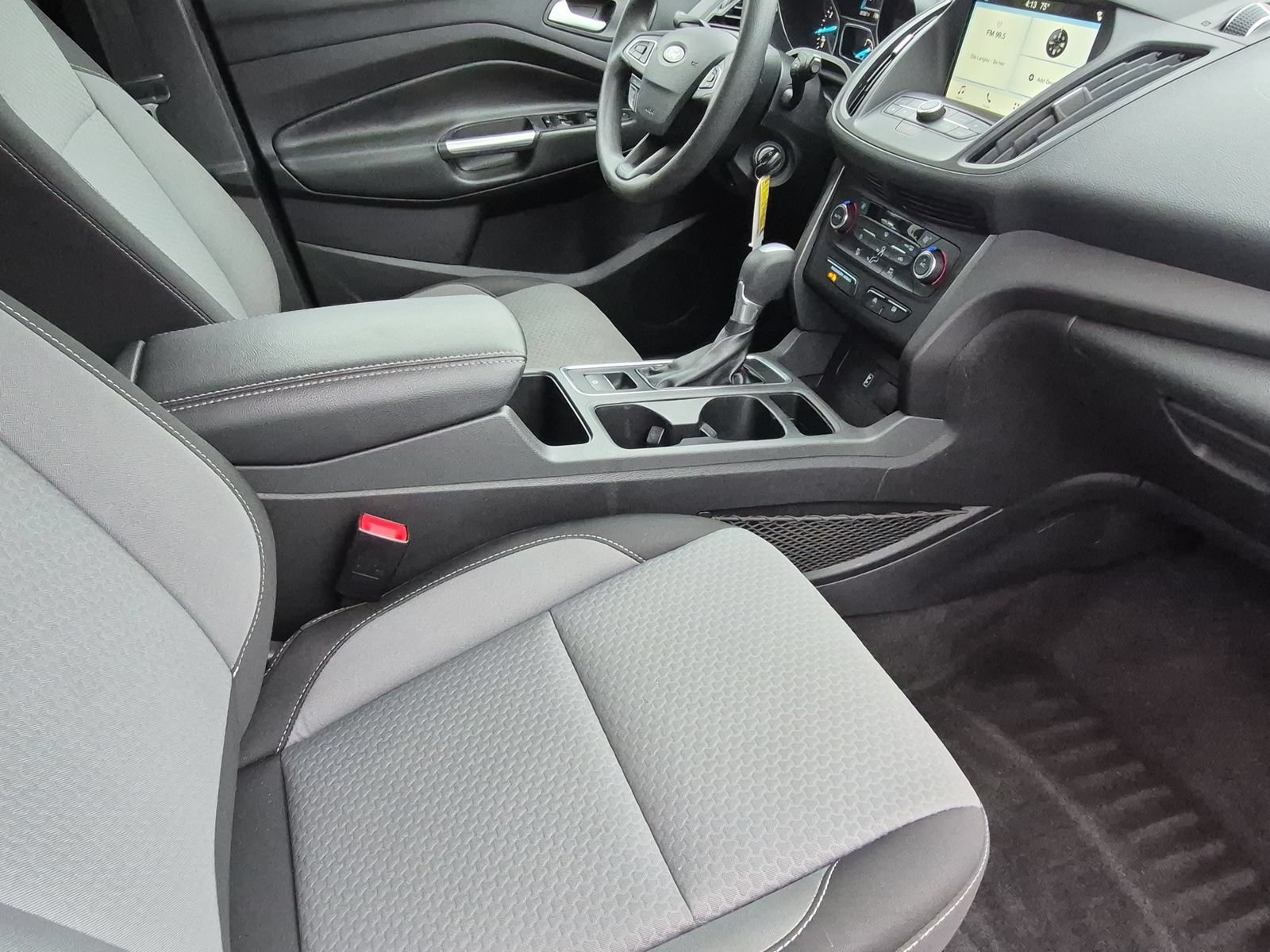 Used 2017 Ford Escape SE w/ Equipment Group 201A FWD image 21