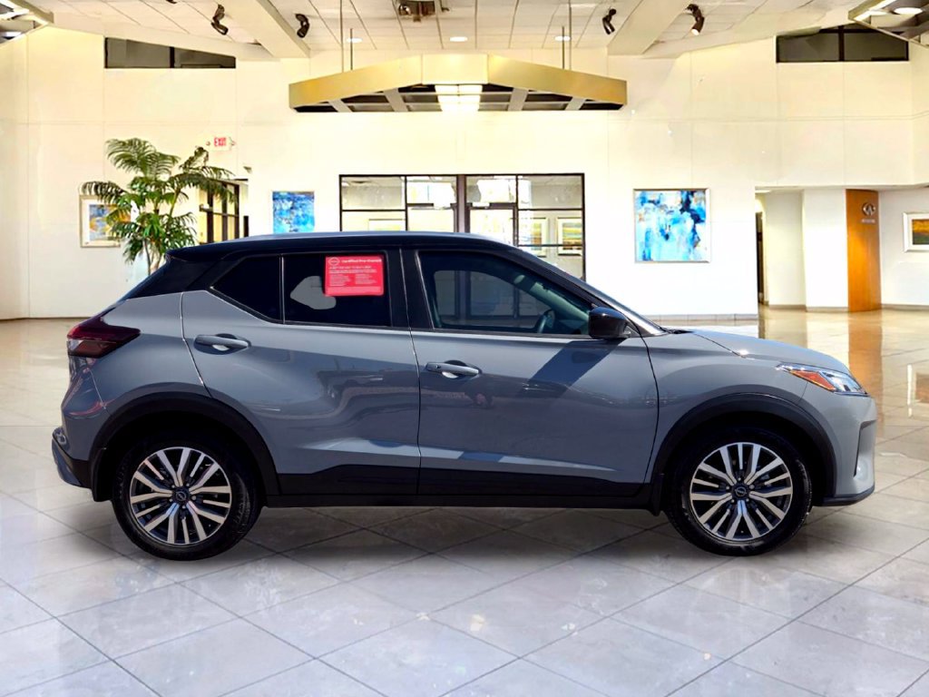 Used 2023 Nissan Kicks SV FWD image 4