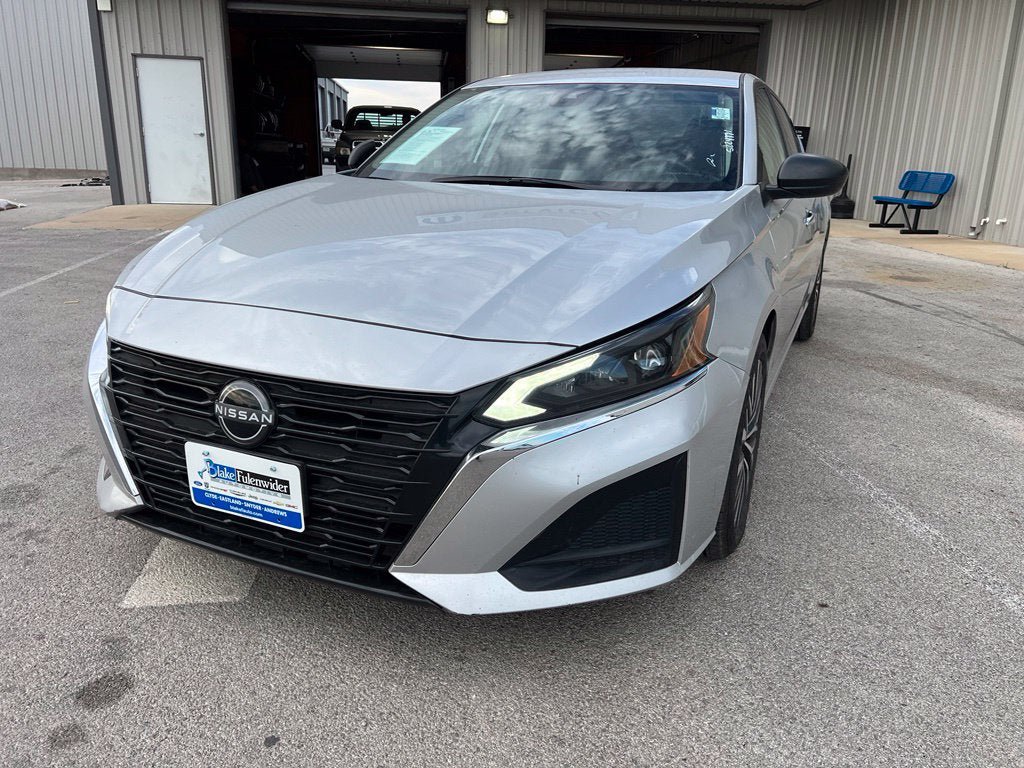 Used 2024 Nissan Altima 2.5 SV