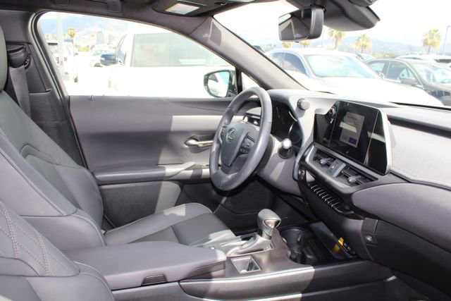 Certified 2023 Lexus UX 250h FWD image 5