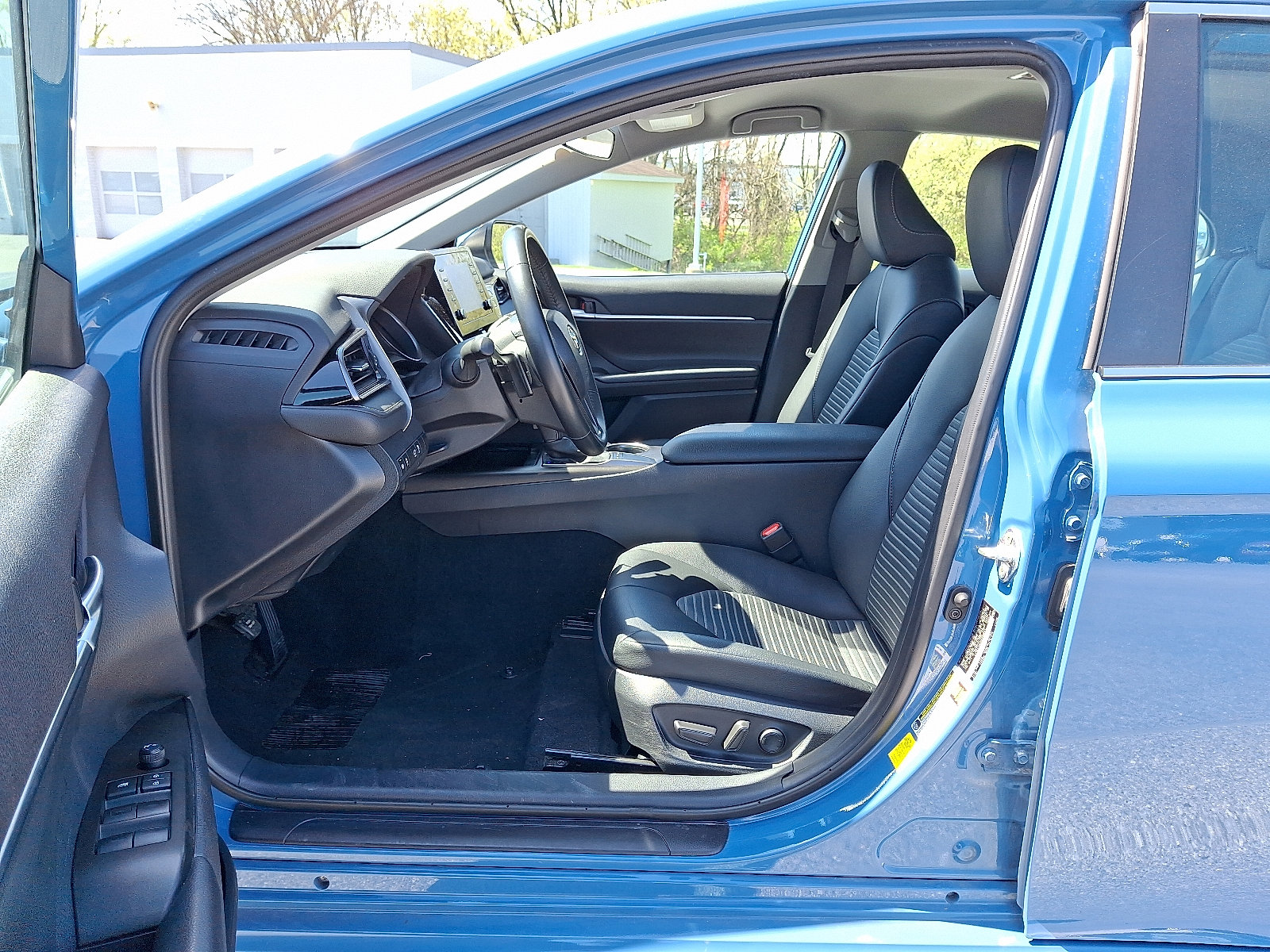Used 2024 Toyota Camry SE FWD image 14