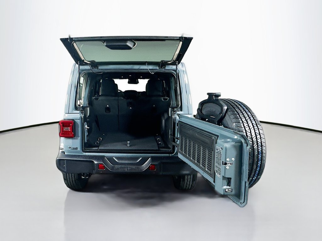 New 2026 Jeep Wrangler Unlimited Sahara AWD/4WD image 15