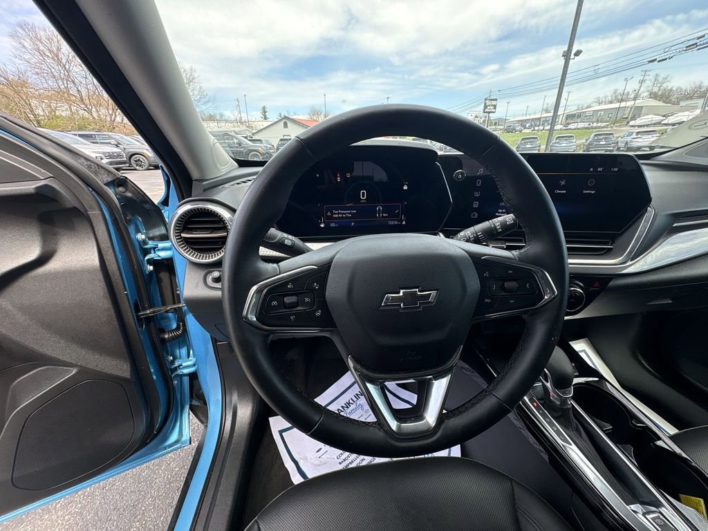 Used 2025 Chevrolet Trax ACTIV w/ Driver Confidence Package image 11