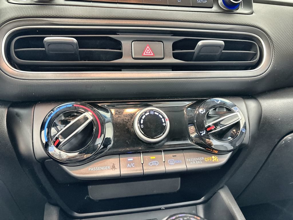 Used 2022 Hyundai Kona SE FWD image 16